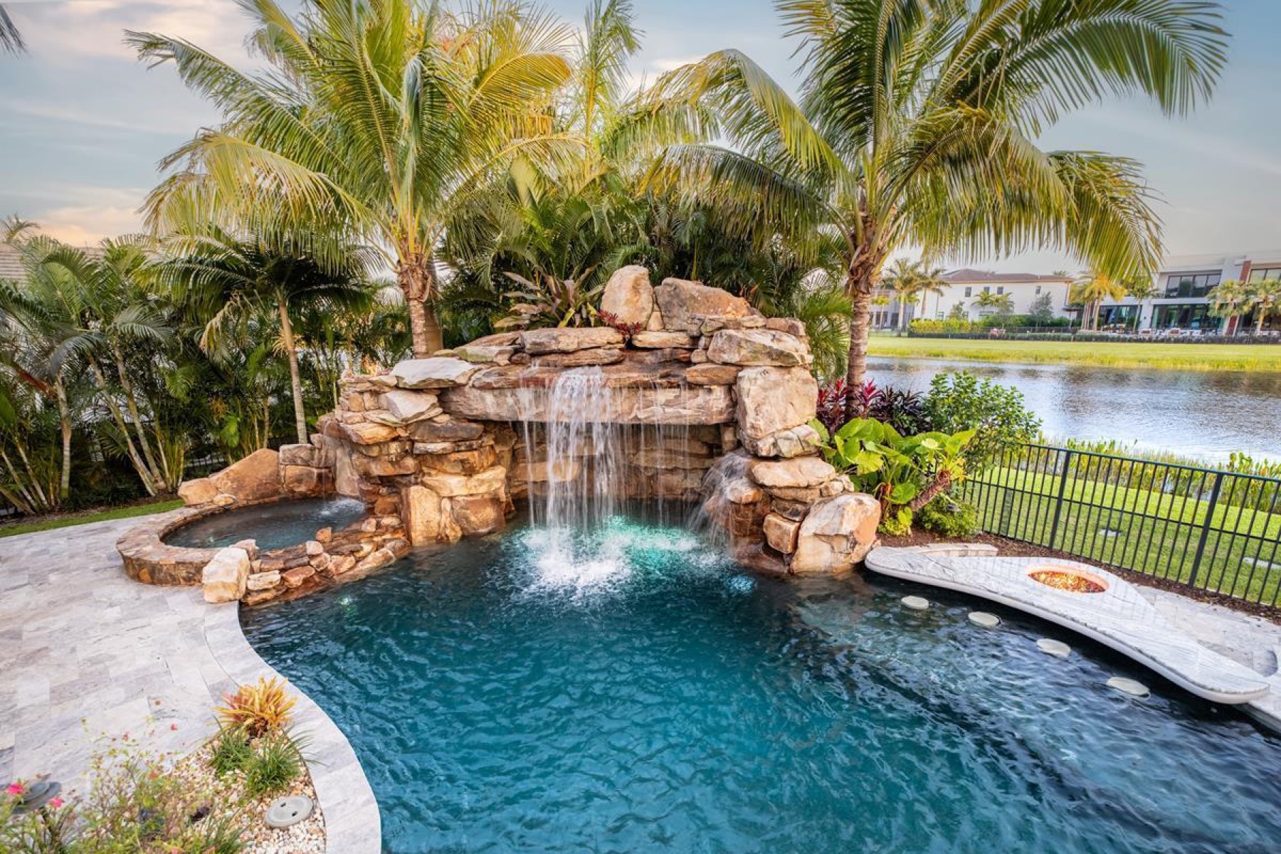 Fountain work in Cotee River
